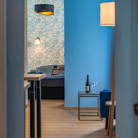 Le Bleu Jean Denim Arenes - Une Nuit A Nimes Exterior photo