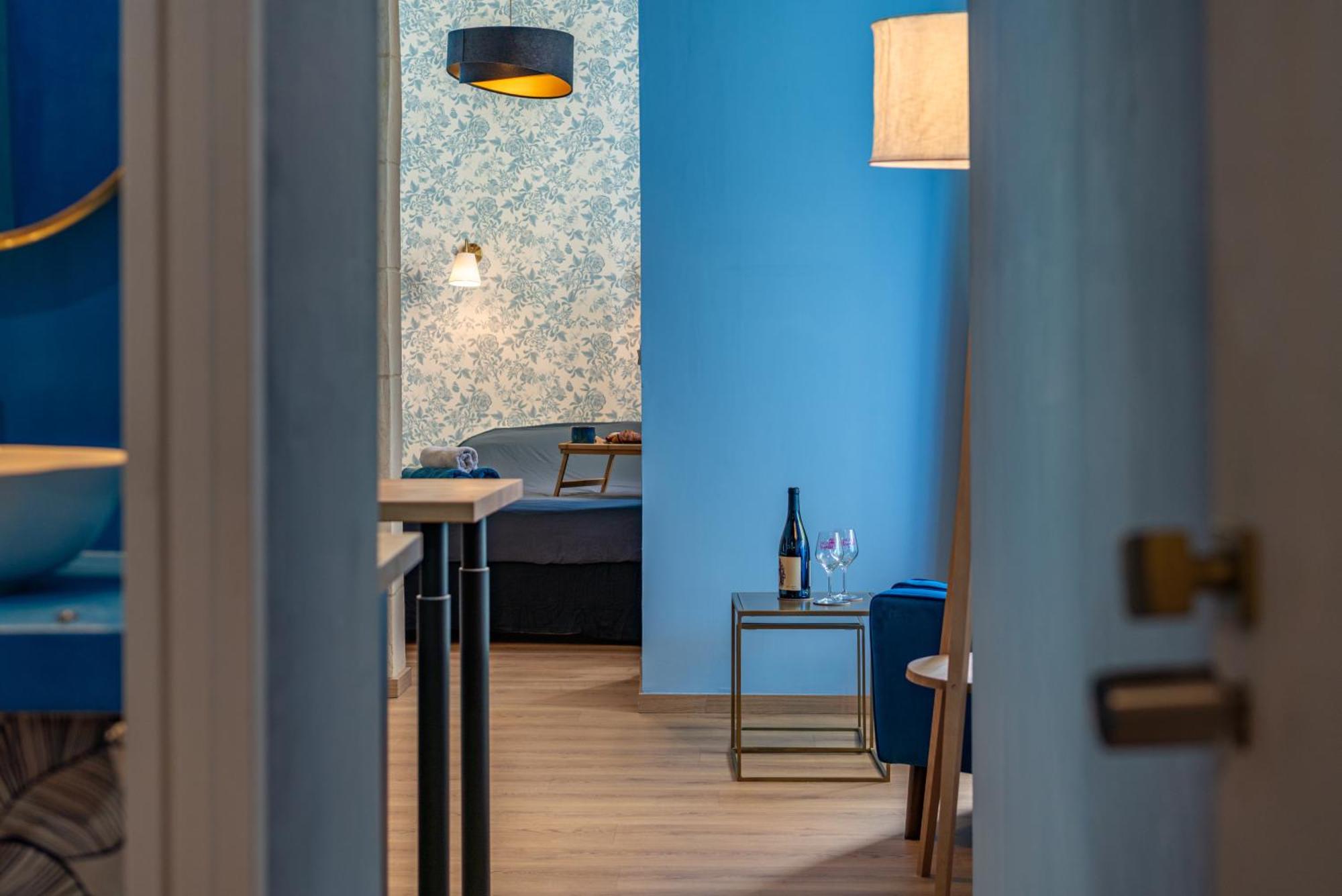 Le Bleu Jean Denim Arenes - Une Nuit A Nimes Exterior photo